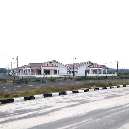 Nuha Homestay سيري إسكندر المظهر الخارجي الصورة