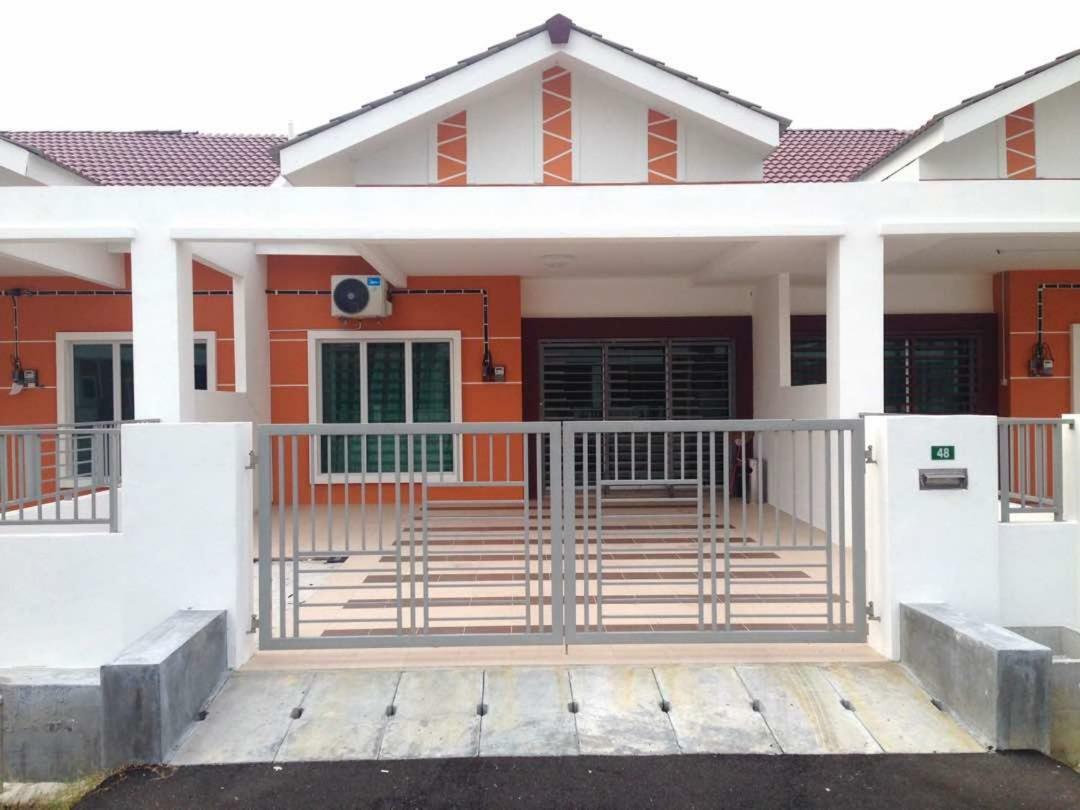 Nuha Homestay سيري إسكندر المظهر الخارجي الصورة